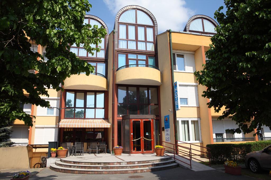 Hotel Napsugar Hévíz Exterior foto